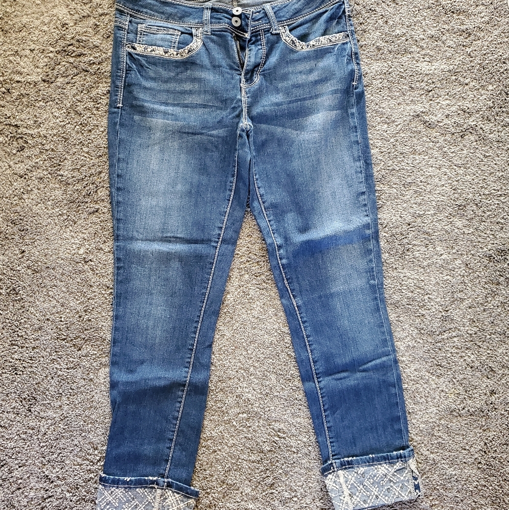 Stitch Star Cuffed Jeans